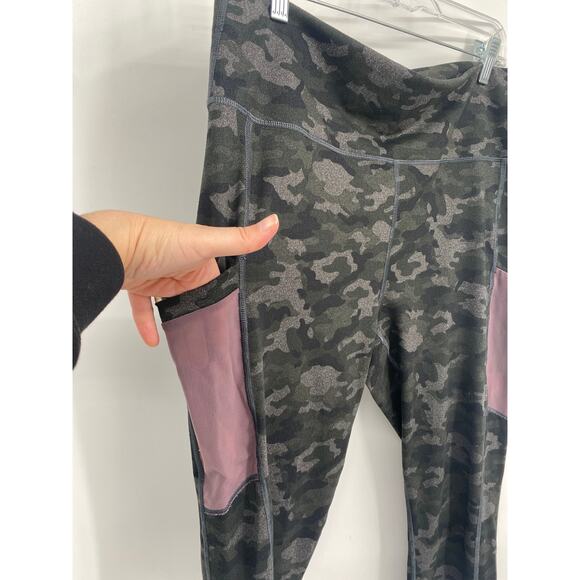 Fabletics Original Powerhold Leggings Pockets Mesh Sides Green Camo Size XL - Picture 2 of 9